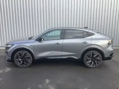 Photo 7 Renault Rafale Nouveau E-Tech full hybrid 200 ch esprit Alpine