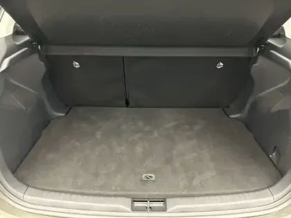 Photo 12 Toyota Yaris Hybride 116h Dynamic M