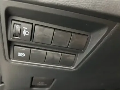 Photo 14 Toyota Yaris Hybride 116h Dynamic M