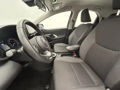 Photo 17 Toyota Yaris Hybride 116h Dynamic