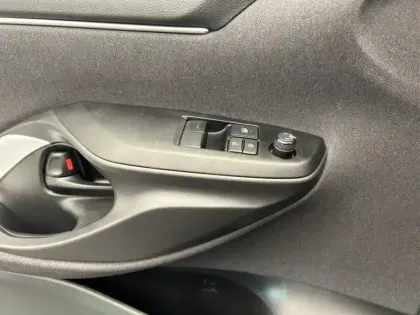 Photo 14 Toyota Yaris Hybride 116h Dynamic