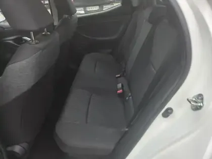 Photo 12 Toyota Yaris Hybride 116h Dynamic