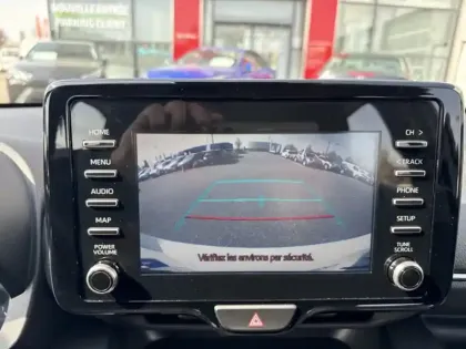 Photo 20 Toyota Yaris Hybride 116h Dynamic