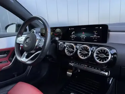 Photo 9 Mercedes Classe A 220 d AMG Line