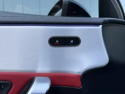 Photo 17 Mercedes Classe A 220 d AMG Line