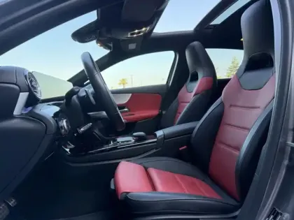 Photo 15 Mercedes Classe A 220 d AMG Line