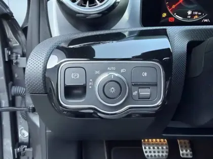 Photo 20 Mercedes Classe A 220 d AMG Line