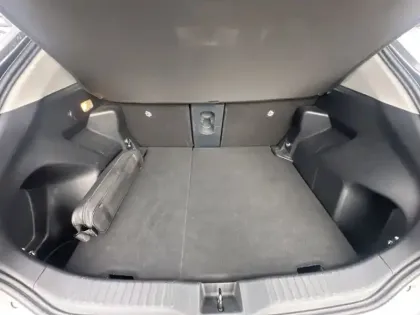 Photo 7 Toyota Yaris Gén. I Ph1 Collection 5