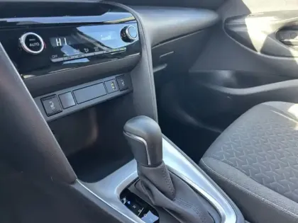 Photo 16 Toyota Yaris Hybride 1.5 HYBRID 116H DESIGN / PACK CARGO