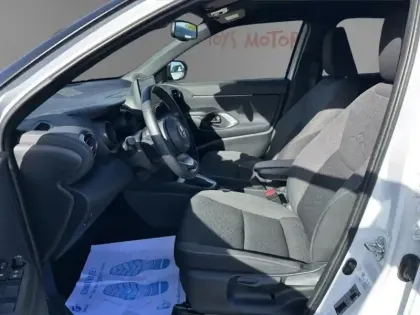 Photo 9 Toyota Yaris Hybride 1.5 HYBRID 116H DESIGN / PACK CARGO