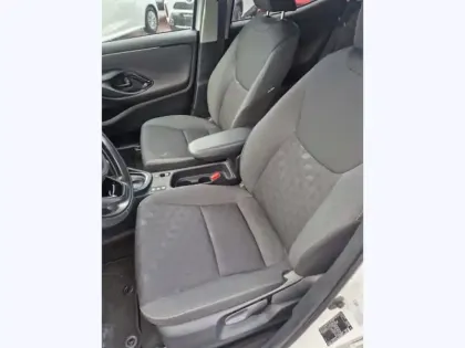 Photo 12 Toyota Yaris Hybride 116h Design