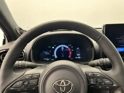 Photo 13 Toyota Yaris Hybride 1.5 HYBRID 130H PREMIERE AUTO 2W