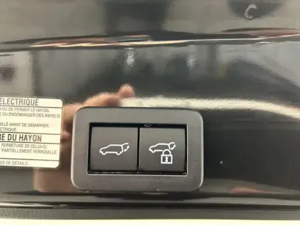 Photo 10 Toyota Yaris Hybride 1.5 HYBRID 130H PREMIERE AUTO 2W