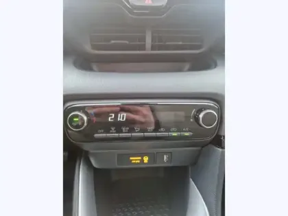 Photo 16 Toyota Yaris Hybride 116h Dynamic