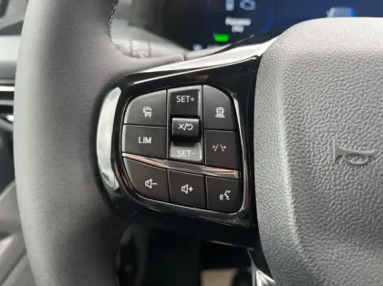 Photo 16 Ford Custom Gén. II Ph1 Limited 1