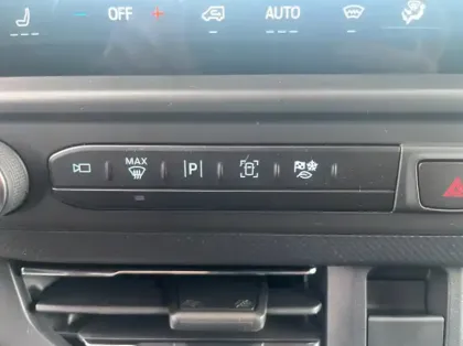 Photo 28 Ford Custom Gén. II Ph1 Limited 1