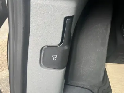 Photo 29 Ford Custom Gén. II Ph1 Limited 1