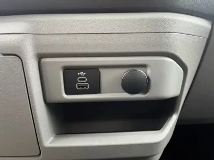 Photo 21 Ford Custom Gén. II Ph1 Limited 1