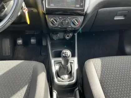 Photo 10 Suzuki Swift  1.2 Dualjet Hybrid 83ch Privilège