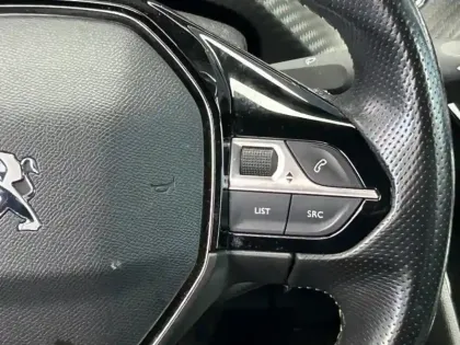 Photo 11 Peugeot 2008 Gén. II Ph1 NG GT 5