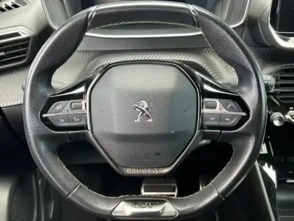 Photo 12 Peugeot 2008 Gén. II Ph1 NG GT 5