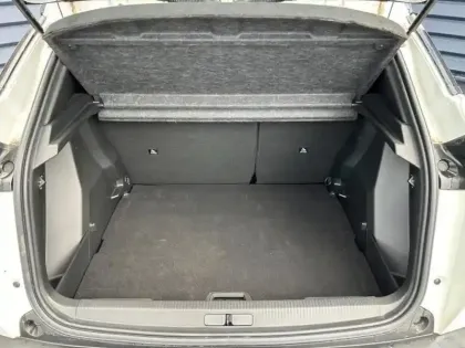 Photo 6 Peugeot 2008 Gén. II Ph1 NG GT 5