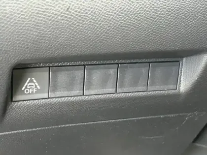 Photo 9 Peugeot 2008 Gén. II Ph1 NG GT 5