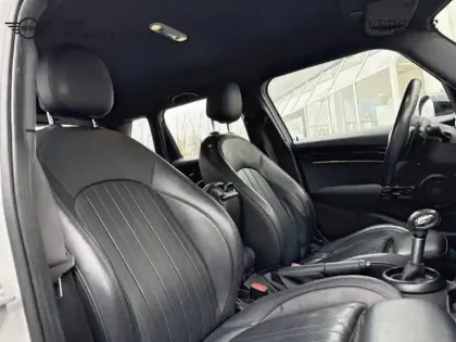 Photo 8 Mini Mini  5 Portes Cooper S 211ch John Cooper Works Edition BVAS