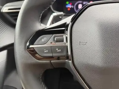 Photo 13 Peugeot 2008  1.2 100ch S&S Allure