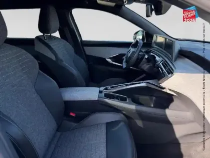 Photo 34 Peugeot 5008  Hybrid 145ch Allure e-DCS6