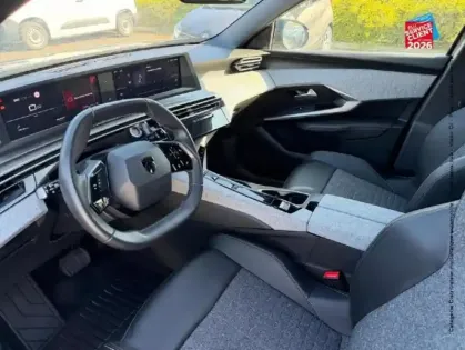 Photo 44 Peugeot 5008  Hybrid 145ch Allure e-DCS6