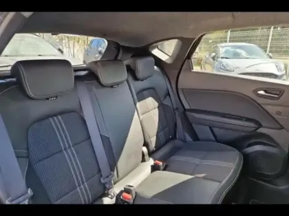 Photo 10 Renault Captur  1.6 E-Tech hybride 145ch Engineered