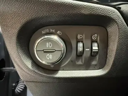 Photo 12 Opel Corsa Gén. VI Ph2 Edition 5