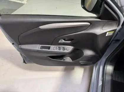 Photo 8 Opel Corsa Gén. VI Ph2 Edition 5