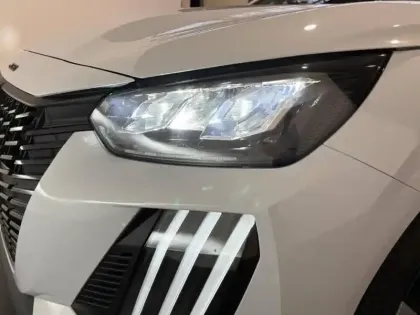 Photo 11 Peugeot 208  1.2 100ch S&S Style