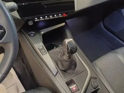 Photo 13 Peugeot 308  1.5 BlueHDi 130ch S&S Allure