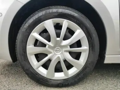 Photo 8 Opel Corsa Gén. VI Ph2 Edition 5