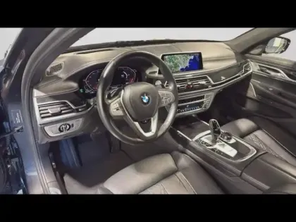 Photo 12 BMW Serie 7 Gén. VI (G11/G12) Ph2 Exclusive 4