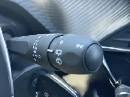 Photo 14 Peugeot 208  1.2 Hybrid 100ch Allure e-DCS6