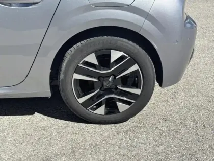 Photo 7 Peugeot 208  1.2 Hybrid 100ch Allure e-DCS6