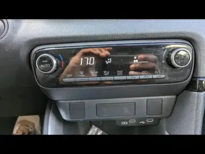 Photo 13 Toyota Yaris Gén. IV Ph1 NG Dynamic 5