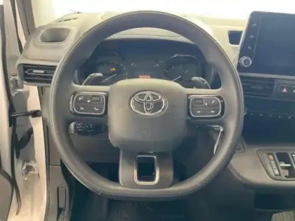 Photo 14 Toyota Proace  CITY Medium 130 D-4D Dynamic BVA MC23