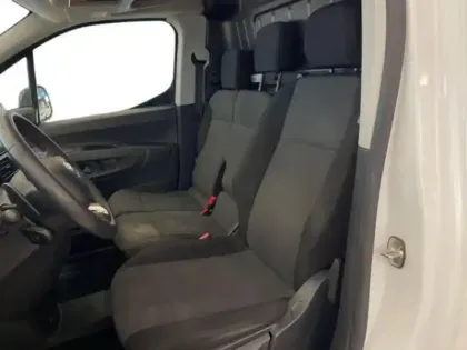 Photo 12 Toyota Proace  CITY Medium 130 D-4D Dynamic BVA MC23