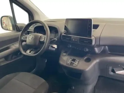 Photo 9 Toyota Proace  CITY Medium 130 D-4D Dynamic BVA MC23