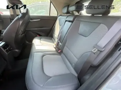 Photo 6 Kia Niro  1.6 GDi 129ch HEV Active DCT6