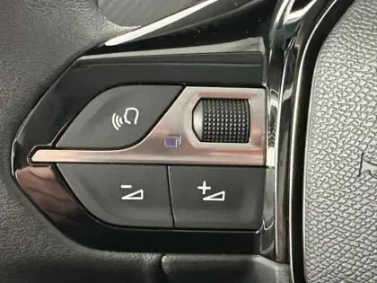 Photo 13 Peugeot 208  1.5 BlueHDi 100ch S&S Active