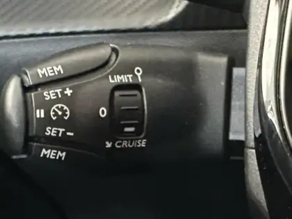 Photo 7 Peugeot 208  1.5 BlueHDi 100ch S&S Active