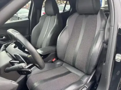 Photo 8 Peugeot 2008  1.2 PureTech 130ch S&S GT EAT8