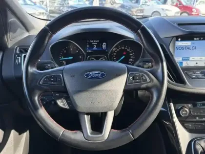 Photo 14 Ford Kuga  1.5 TDCi 120ch Stop&Start ST-Line 4x2 Euro6.2