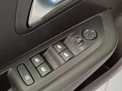 Photo 12 Peugeot 208  1.5 BlueHDi 100ch S&S Allure